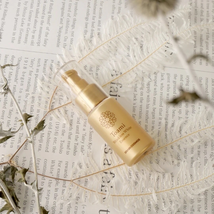 Изображение на ИЗСВЕТЛЯВАЩА АНТИЕЙДЖ ЕСЕНЦИЯ Toami Wrinkless White Essence 30мл