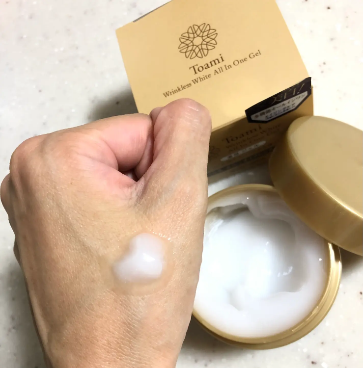 Изображение на ИЗСВЕТЛЯВАЩ АНТИЕЙДЖ ГЕЛ ЗА ЛИЦЕ Toami Wrinkless White All in One Gel 100г